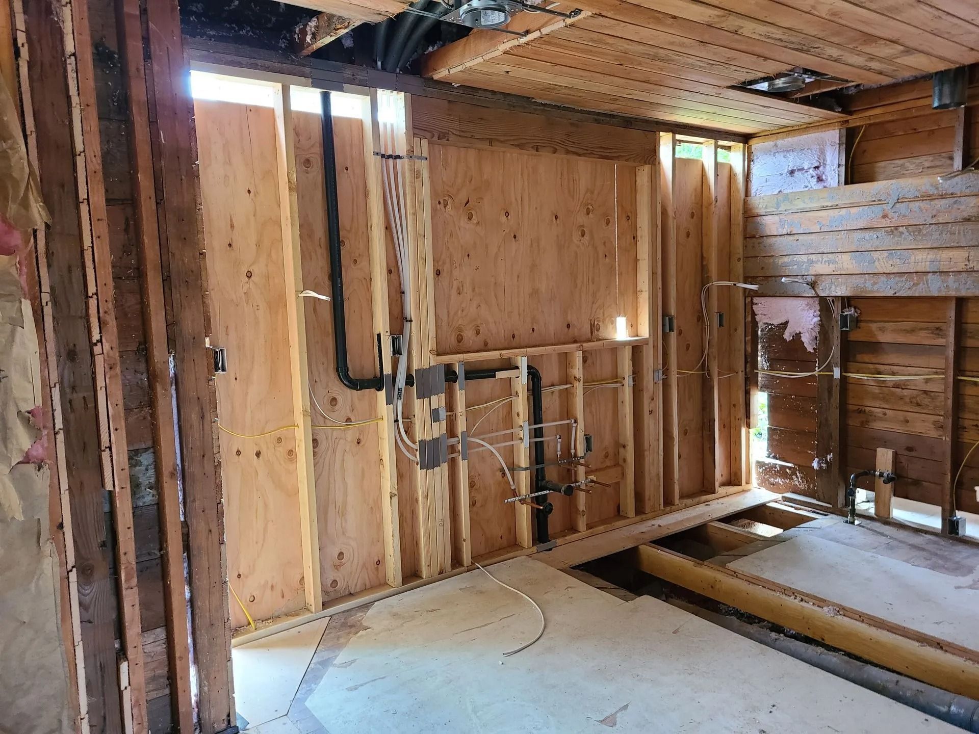 Construction site with open wall structure