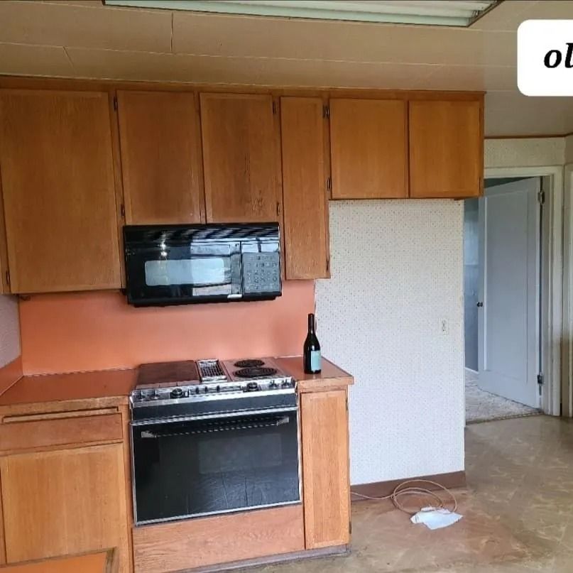 Wooden kitchen cabinets with oven